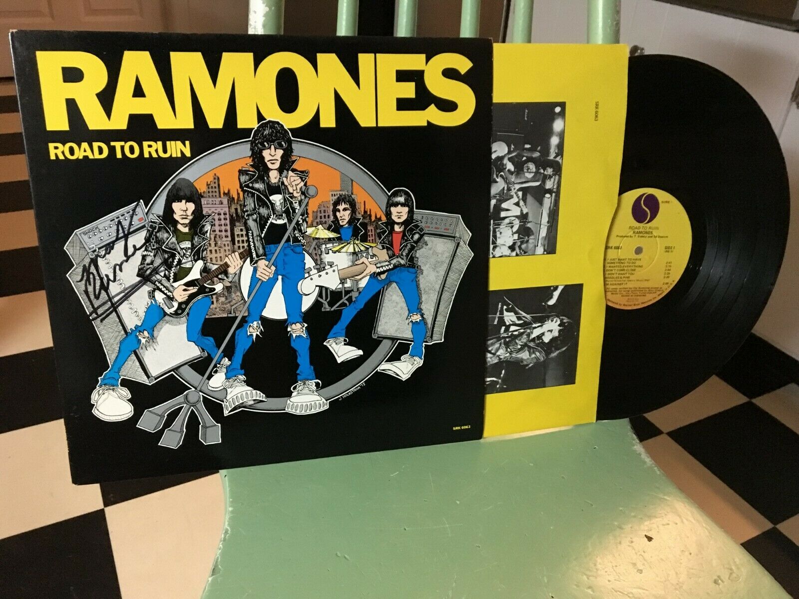 日本盤】ラモーンズ/ ロード・トゥ・ルーイン/ LP/レコード/ RJ-7529 / Ramones / Road to Ruin - レコード