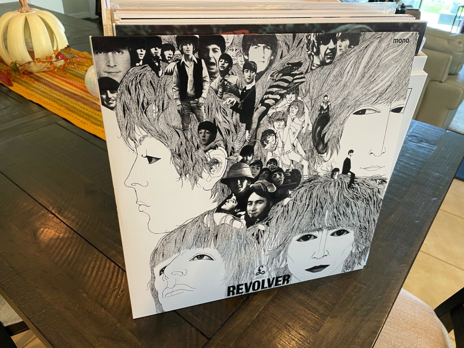 Pic 4 The Beatles in Mono Vinyl Box Set (14 Discs, 2014) Mint- Media, Mint- Sleeve